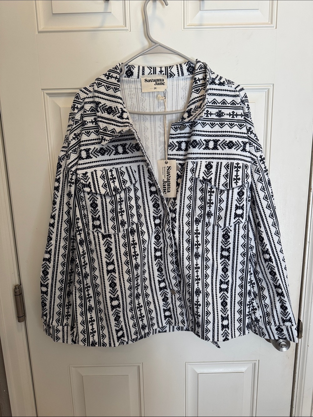 Savanna Jane Black & White Aztec Pattern Zip Jacket